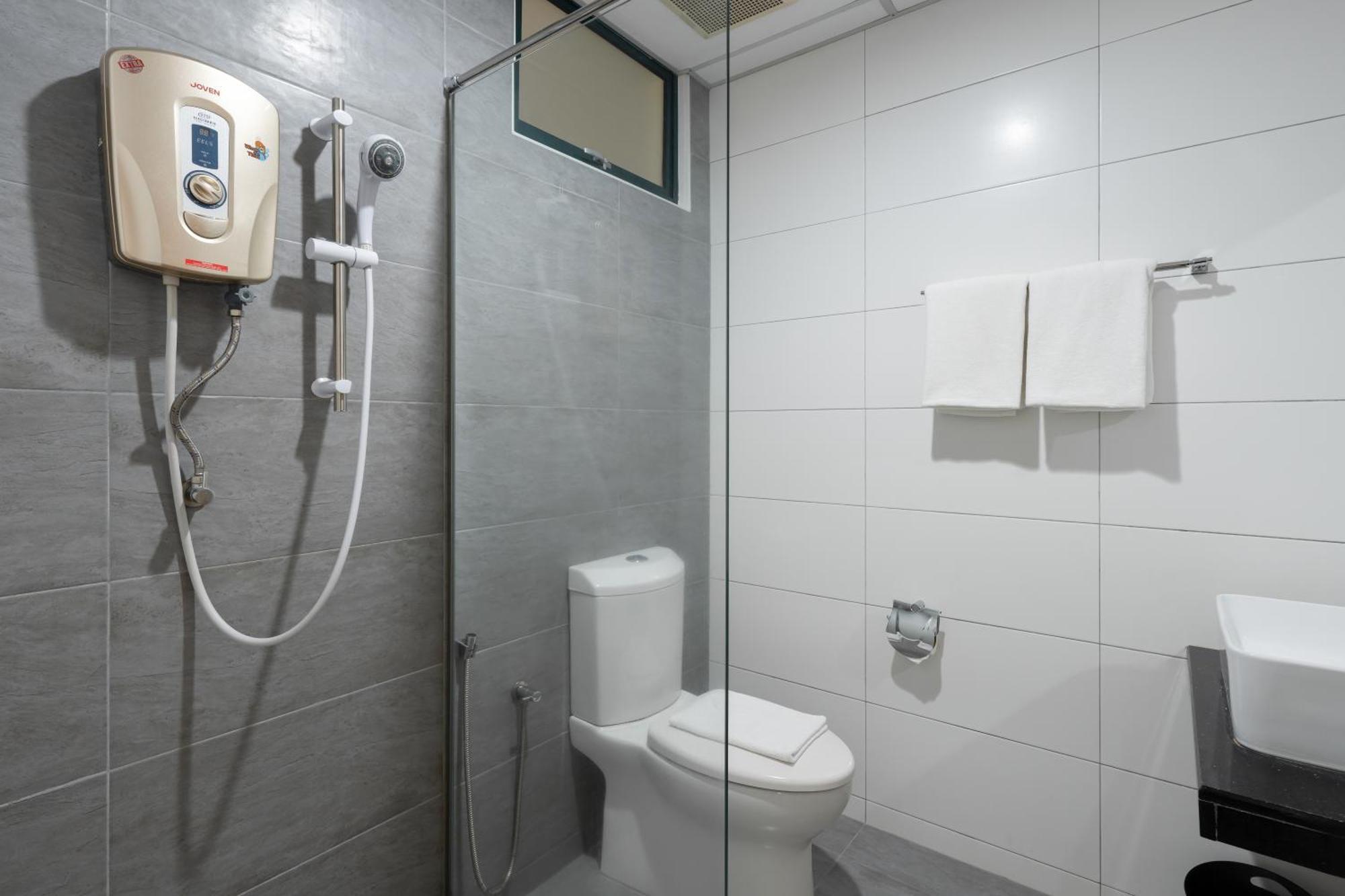 Golden View Serviced Apartments Tanjung Tokong Ngoại thất bức ảnh