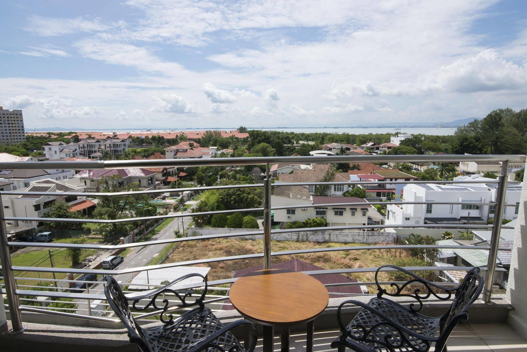 Golden View Serviced Apartments Tanjung Tokong Ngoại thất bức ảnh