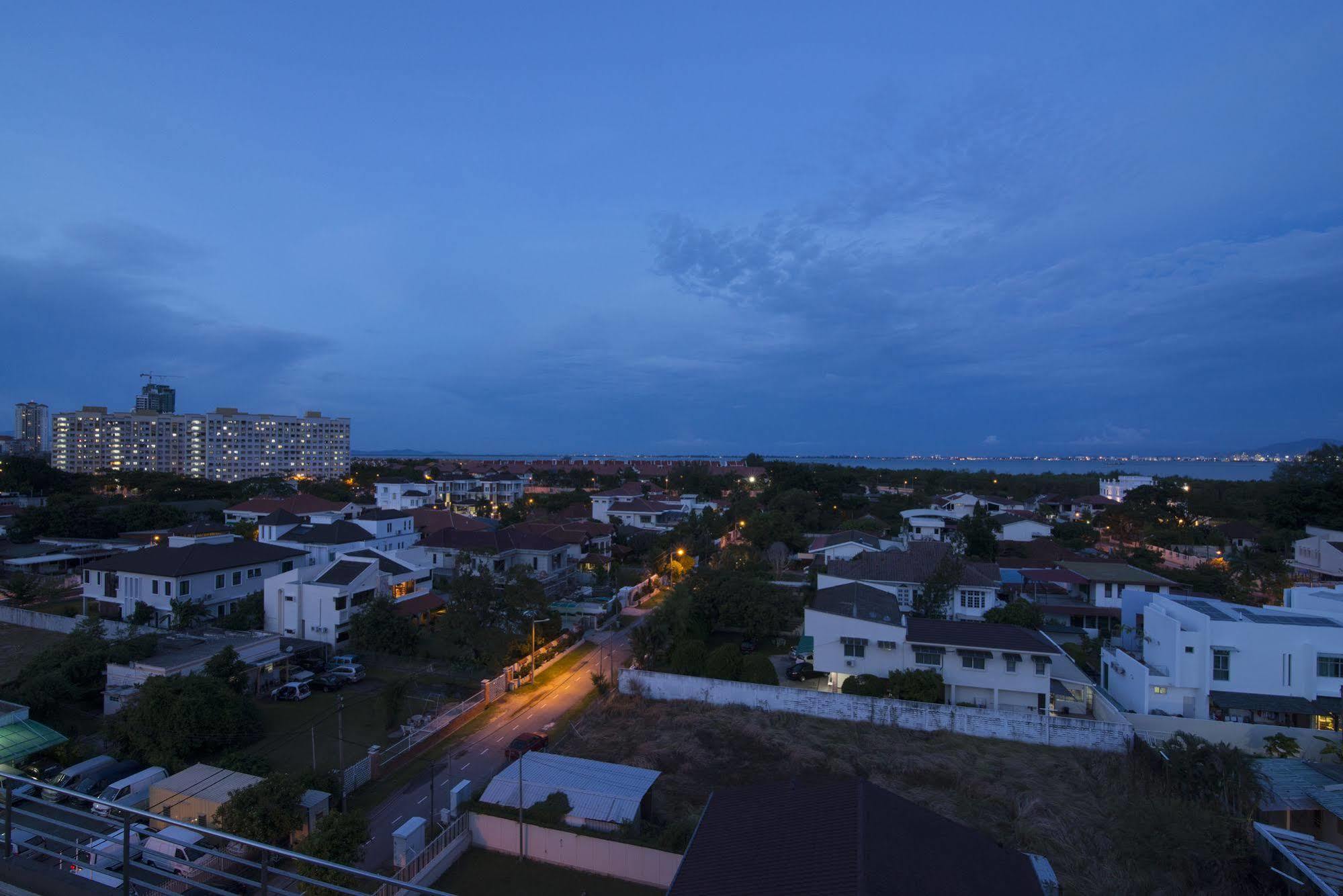 Golden View Serviced Apartments Tanjung Tokong Ngoại thất bức ảnh